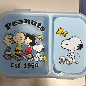 NWOT Peanuts Light Blue Food Storage with Snoopy and Friends